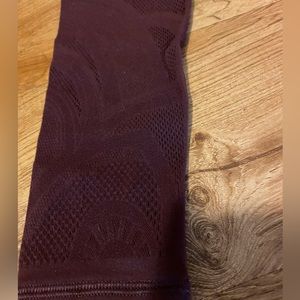 Lululemon Maroon Cutout Leggings NEW Size 10